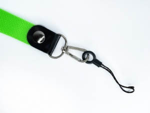 Šňůrka na mobilní telefon s karabinou, šířka 2 cm, barva zelená