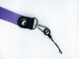 Šňůrka na mobilní telefon s karabinou, šířka 2 cm, barva fialová