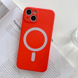 MagSilicone Case iPhone 14 PLUS - Red