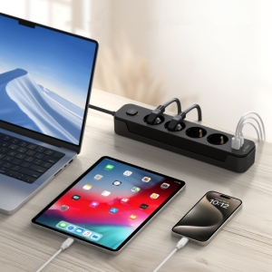 Cestovní nabíječ TechProtect PCL4X3, 2x USB, 1x USB C, 4x zásuvka, délka kabelu 200cm, barva černá
