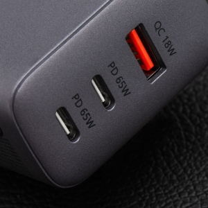 Nabíječka telefonu Forcell F-Energy GaN 2 x USB C + USB A QC4.0 PD 65W, šedá