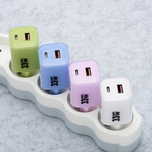 Nabíječka Forcell F-Energy GaN III Crystal Color USB C + USB A QC4.0 PD 33W + kabel USB C na USB C, fialová