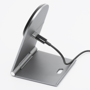 Bezdrátová nabíječka Forcell F-Energy Flip Charge USB-C Qi2 15W kompatibilní s MagSafe, stříbrná