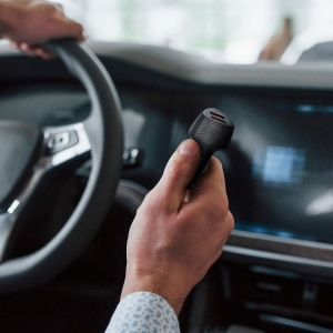 Autonabíječka Forcell F-Energy Carbon 2 x USB A QC3.0 3A 36W, černá